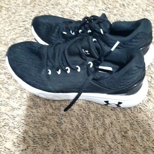 Under armor running shoes size 10 in black